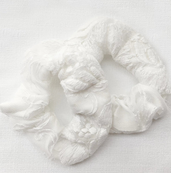 lace scrunchie for brides from By Catalfo 