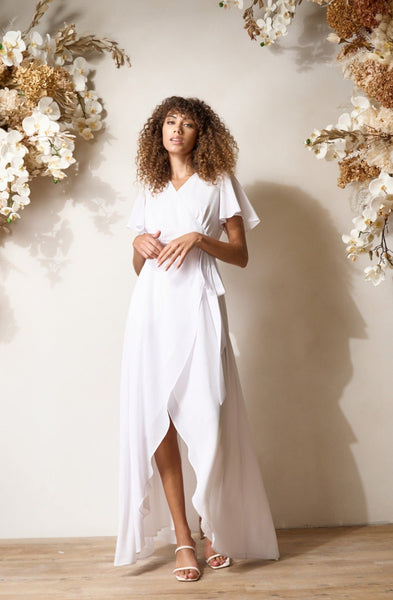 simple and modern white wedding dress for micro weddings, elopements and destination weddings